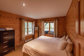 4 bedrooms, WiFi, bed sheets - Cote Nord Tremblant Cozy 4 bedroom Log cabin
CITQ 234463 (Lac-Supérieur)