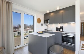 Kühlschrank, Herdplatte, Geschirrspüler