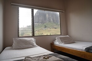 6 bedrooms, WiFi