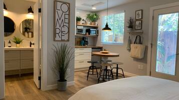 1 bedroom, desk, iron/ironing board, free WiFi