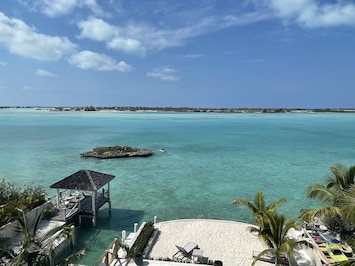 Beach & lounge chairs