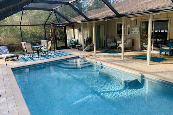 Screened pool & patio