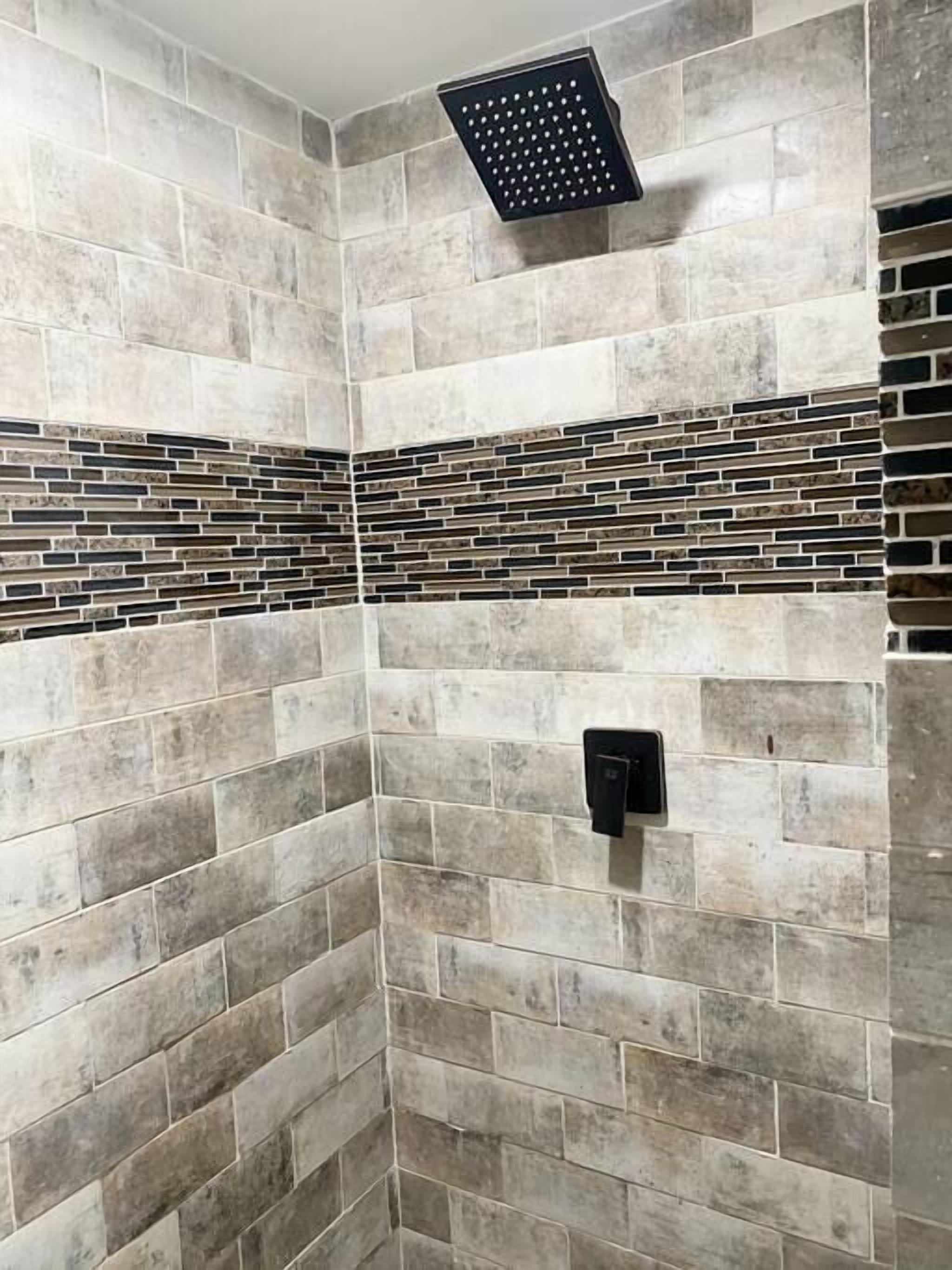 Secador de pelo y toallas