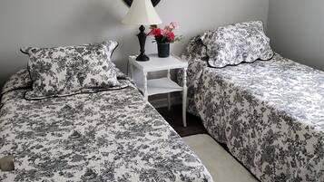 2 bedrooms, WiFi, bed sheets