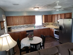 Fridge, microwave, oven, stovetop - Corner Cottage near Hocking Hills, WNF, Ohio University, and Hocking College (Nelsonville)