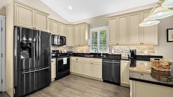 Fridge, microwave, oven, stovetop