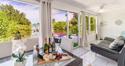 2 Bedroom Waterfront Apt In Ozona/Palm Harbor Beachcomber