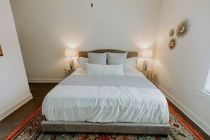 3 bedrooms, desk, iron/ironing board, WiFi