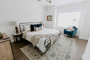 3 bedrooms, desk, iron/ironing board, WiFi - NEW Murfreesboro Luxury Townhome | 3 BR (Murfreesboro)