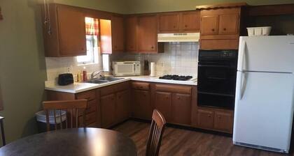 Keen On Clean & Tidy! 2 Bedrooms w/Great Amenities