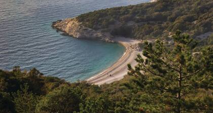 2 bedroom pet friendly apartment in Cres