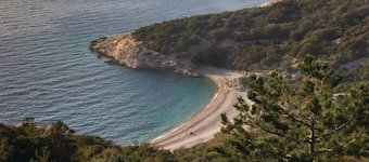 2 bedroom pet friendly apartment in Cres
