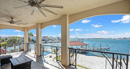 PRIVATE HEATED POOL, PRIVATE BEACH, HOT TUB, Pickleball & Boat Dock & Bay Access