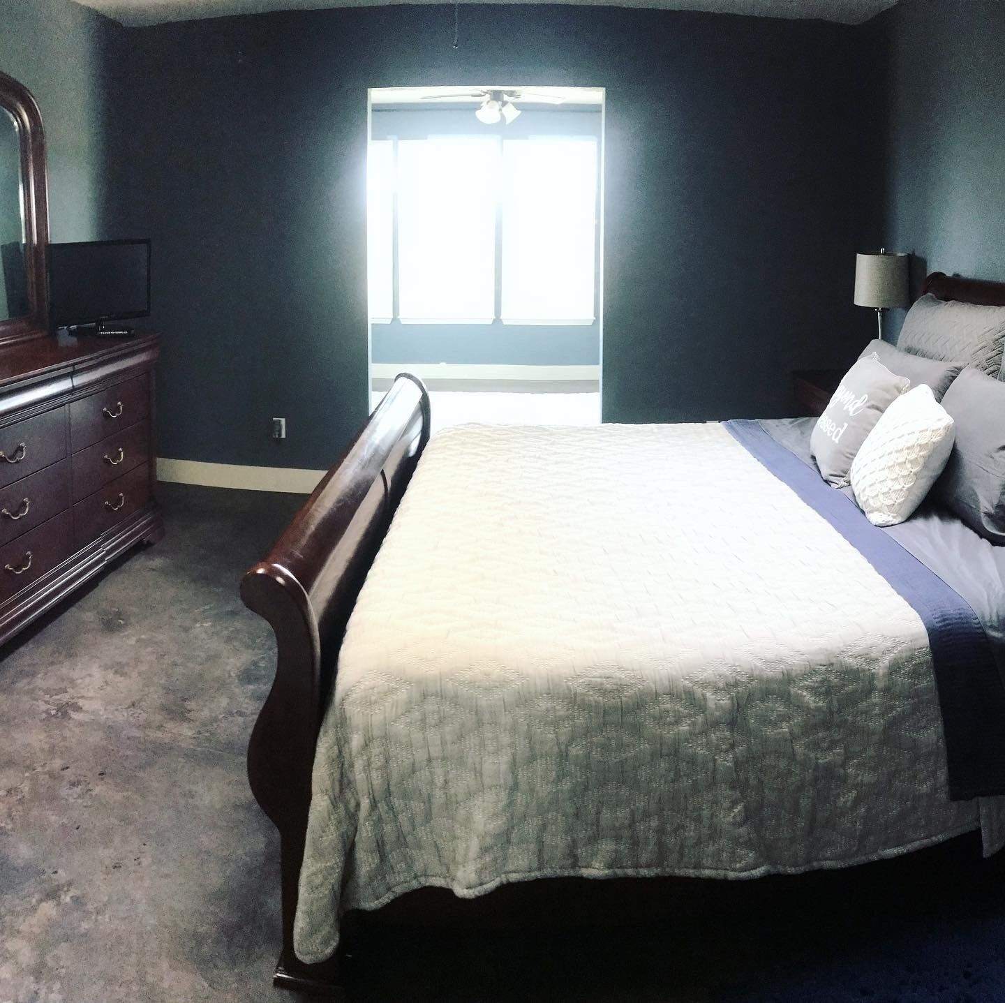 Stay at Grandads House! Country retreat with a view, minutes to the bike trails!