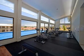 Fitness facility - Costa Rica, Entire Apartment in Avalon Country Club<br>High Speed Internet (Río Oro)