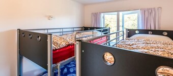 Roses Bach | Stay Waiheke