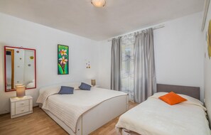 2 bedrooms, free WiFi, bed sheets
