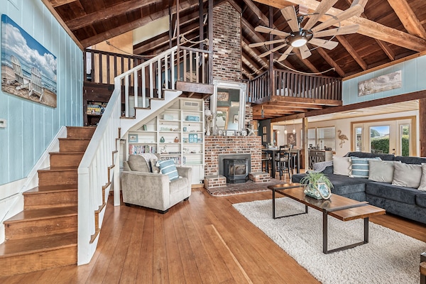 Smart TV, chimenea, videojuegos, reproductor de DVD