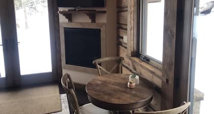 Ski In/Ski Out Guest House at Peak 5 and 1990 Lifts