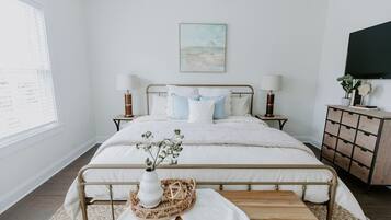 6 habitaciones, escritorio, tabla de planchar con plancha y wifi