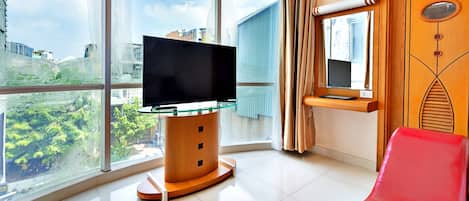 Deluxe Double Room, 1 Queen Bed | Egyptian cotton sheets, premium bedding, memory foam beds, minibar