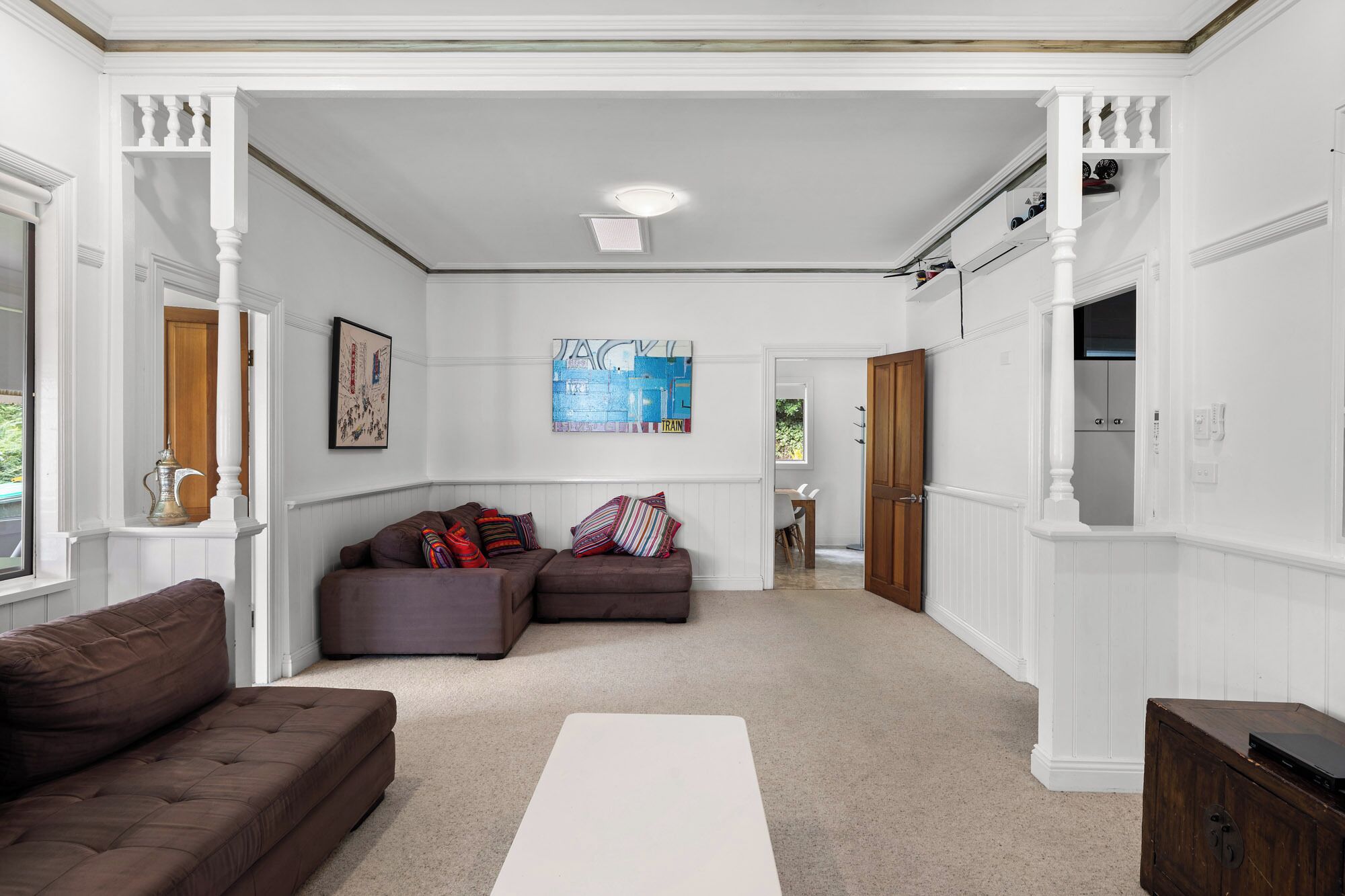 Smart TV, fireplace, DVD player, toys