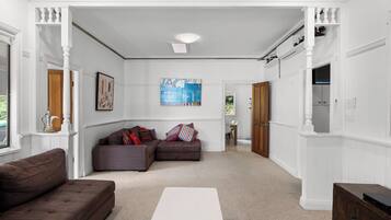 Smart TV, fireplace, DVD player, toys