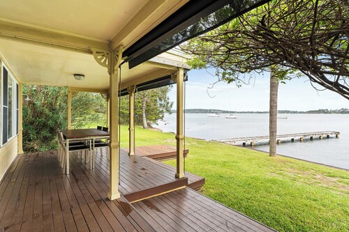 Absolute waterfront, cute, 3-bedroom family cottage! Sunsets to die for.
