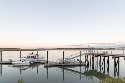 Gorgeous Waterfront Battery Creek Retreat