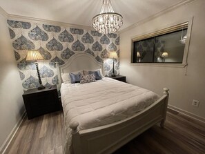 2 bedrooms, WiFi - Highest Elevation in Snowshoe. Home+Interior building renovated 2023.
(Snowshoe)