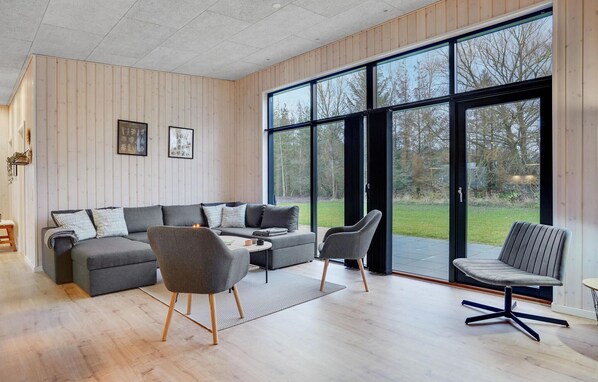 TV connectée, table de tennis de table