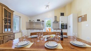 Unclassified image, 5 of 37, button - 3 bedroom gorgeous apartment in Muntic (Muntic)