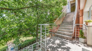 Unclassified image, 2 of 37, button - 3 bedroom gorgeous apartment in Muntic (Muntic)