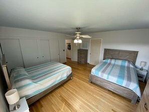 5 室のベッドルーム、デスク、旅行用ベビーベッド、WiFi (無料)