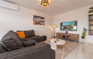 Smart-TV, Tischtennisplatte