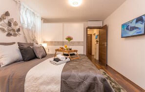 4 chambres, lit parapluie, Wi-Fi gratuit, draps fournis