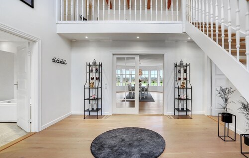 6 bedroom cozy home in Grindsted