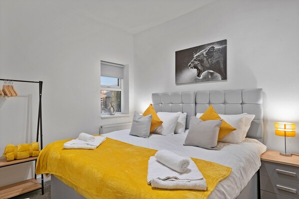 Apartment, 2 Bedrooms | 2 bedrooms, desk, laptop workspace, iron/ironing board - West Ealing SVD Apt. - 2 Bedroom 2 Bath (London)