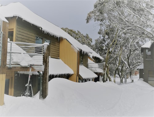 Hotham Mountain Escape – Sun Run (Chalet #3).
