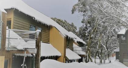 Hotham Mountain Escape – Sun Run (Chalet #3).