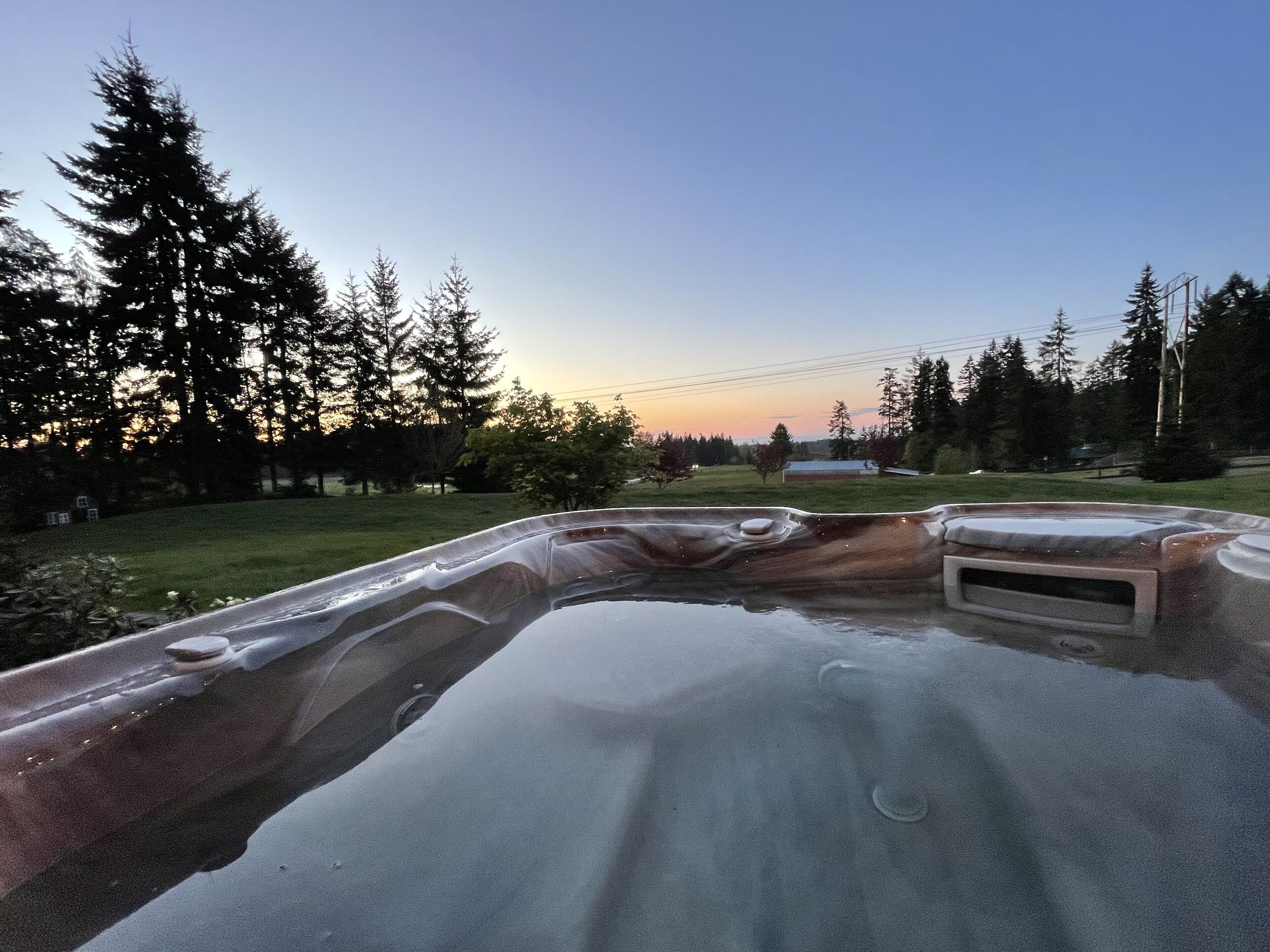 Outdoor spa tub