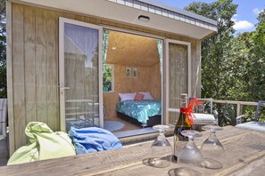 Terrace/patio - Coastal Charm - Waihi Beach Holiday Home (Waihi Beach)