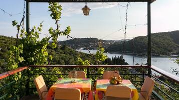 Apartment (Two Bedroom Apartment with Terrace an) | Terrace/patio