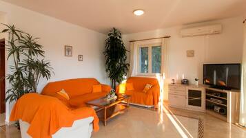 Apartment (Two Bedroom Apartment with Terrace an) | Living room | TV