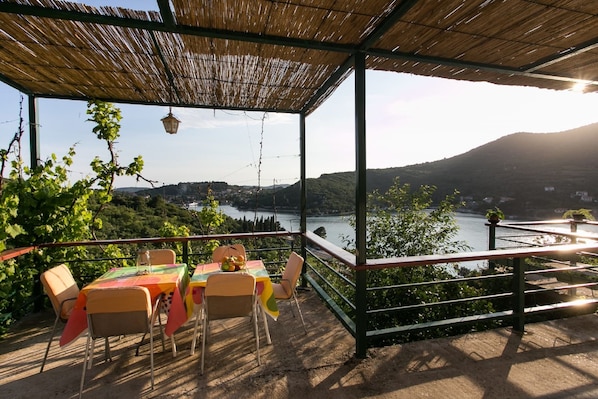 公寓 (Two Bedroom Apartment with Terrace an) | 露台