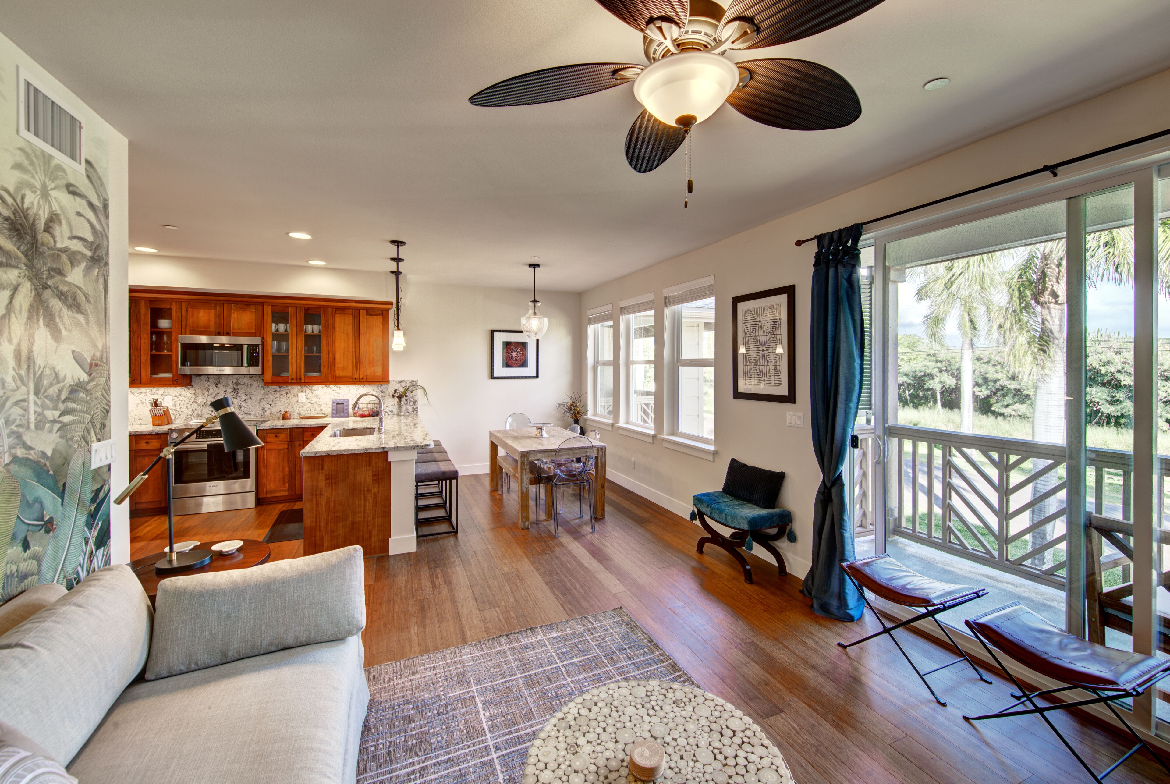 Smart TV, books, offices