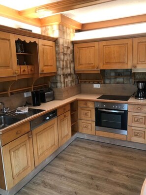 Private kitchen - Landhaus Elto (Kaprun)