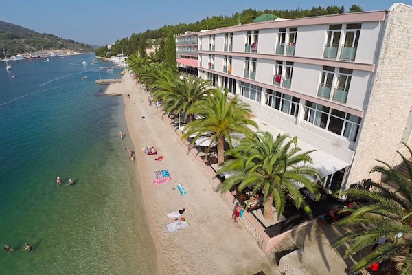 Studio (Studio Apartment with Balcony and Sea) | Beach