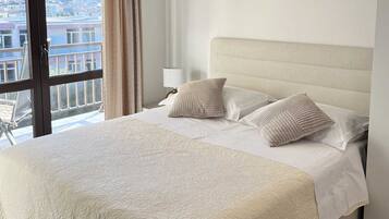 Studio (Studio Apartment with Balcony and Sea) | Free internet