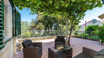 Apartamento (Two Bedroom Apartment) | Terraço/pátio